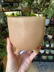 _Elly kaspó lábakkal 9cm - 3 színben - Tropical Home 